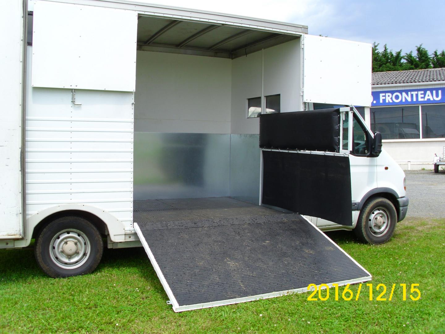 amenagement camion chevaux